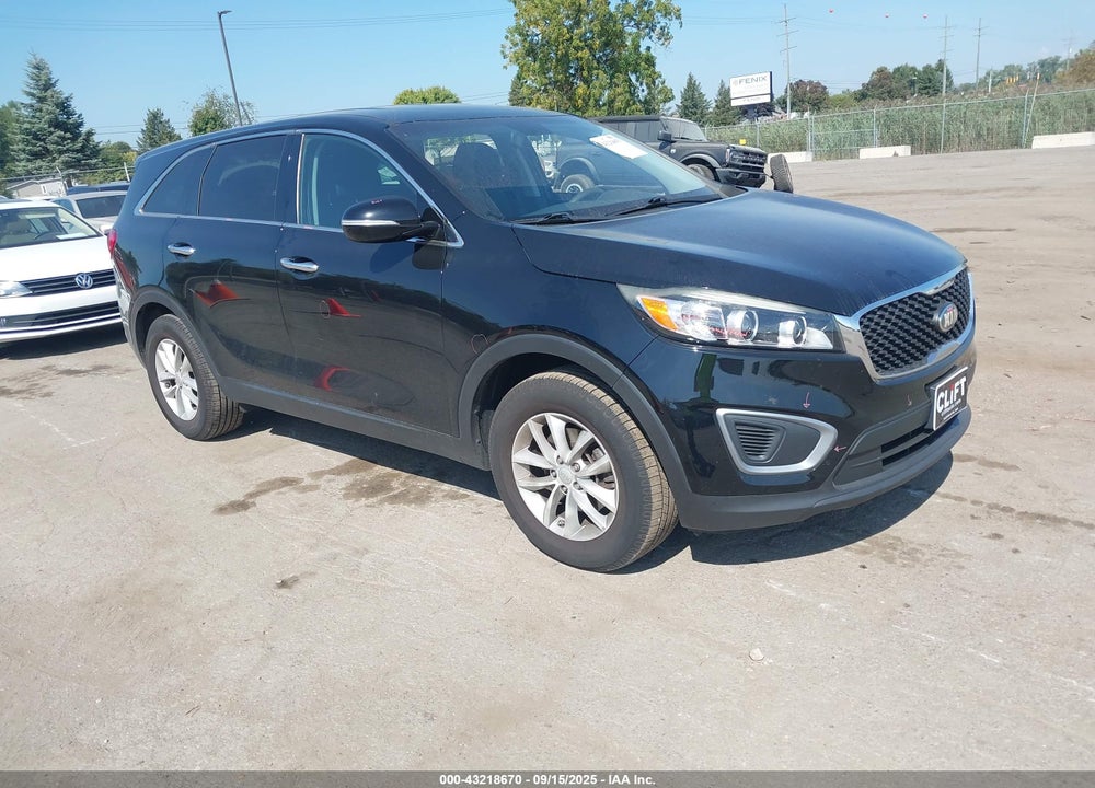 2017 KIA SORENTO 2.4L L VIN: 5XYPG4A33HG206087