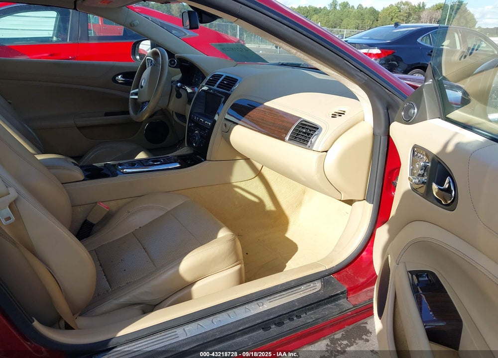 2014 JAGUAR XK SERIES VIN: SAJWA4GB1ELB54538