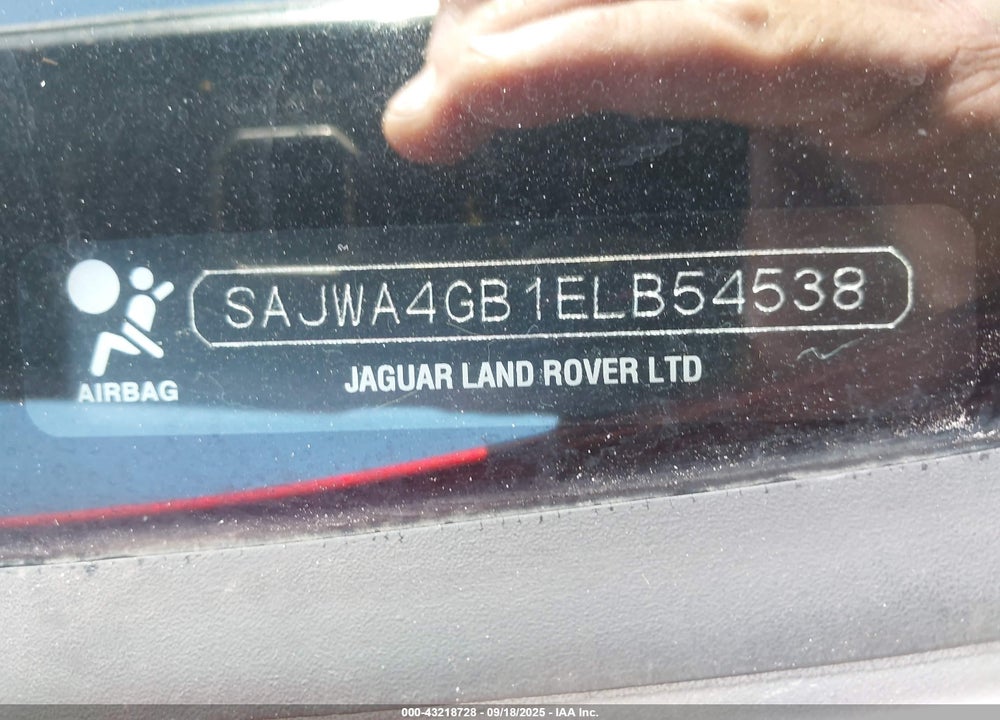 2014 JAGUAR XK SERIES VIN: SAJWA4GB1ELB54538