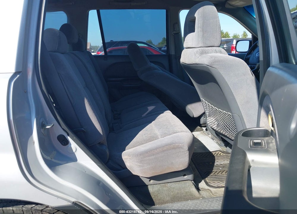 2003 HONDA PILOT LX VIN: 2HKYF18153H620466