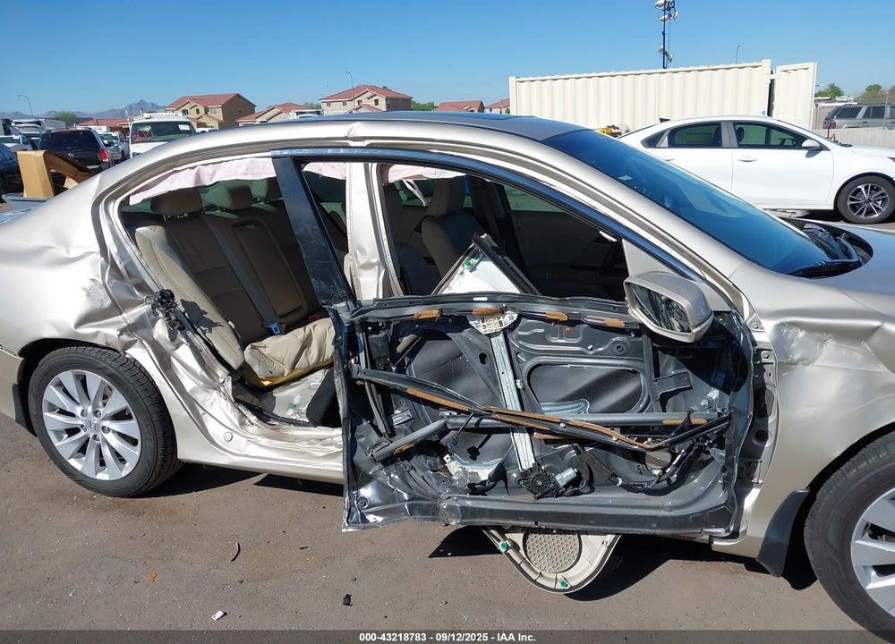 2013 HONDA ACCORD VIN: 1HGCR2F87DA182342