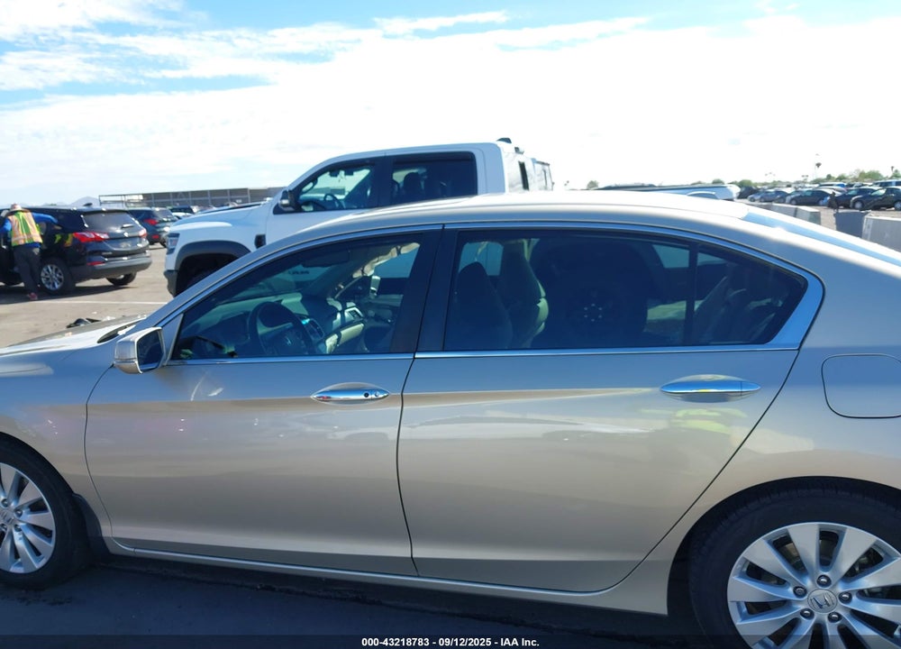 2013 HONDA ACCORD VIN: 1HGCR2F87DA182342