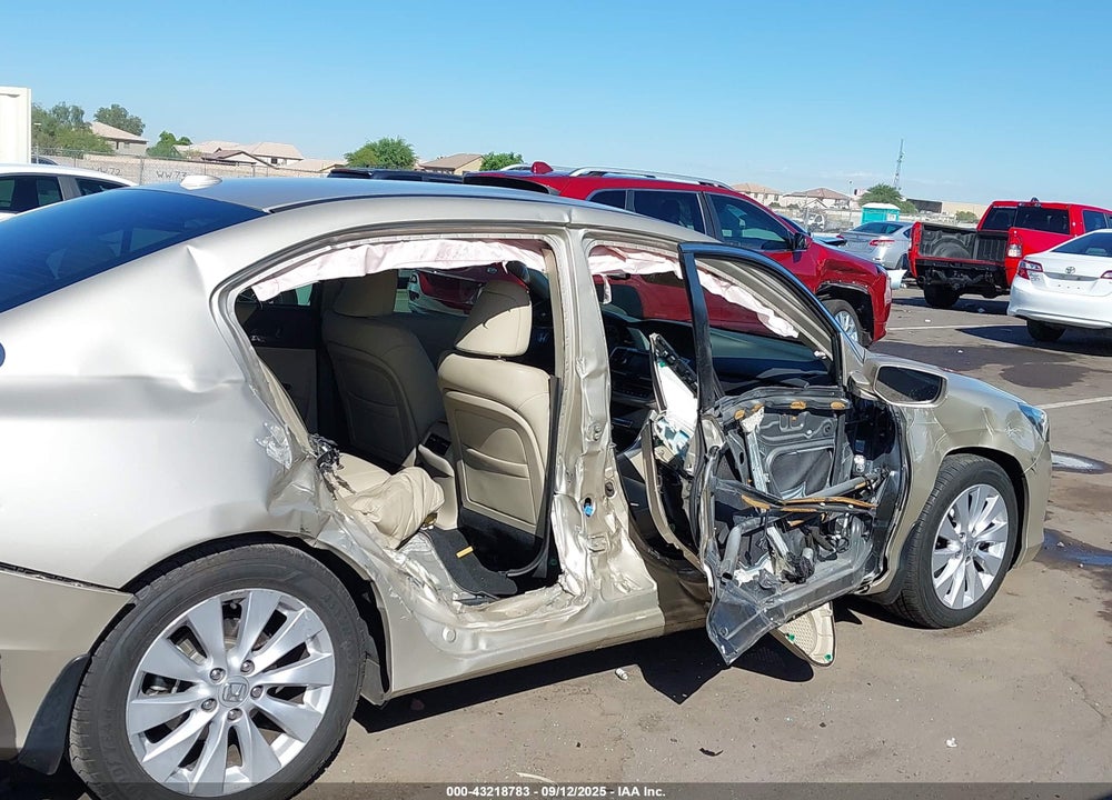 2013 HONDA ACCORD VIN: 1HGCR2F87DA182342