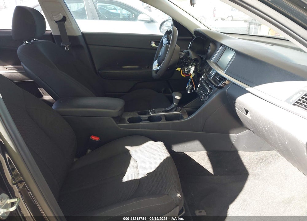 2019 KIA OPTIMA LX VIN: 5XXGT4L34KG320670