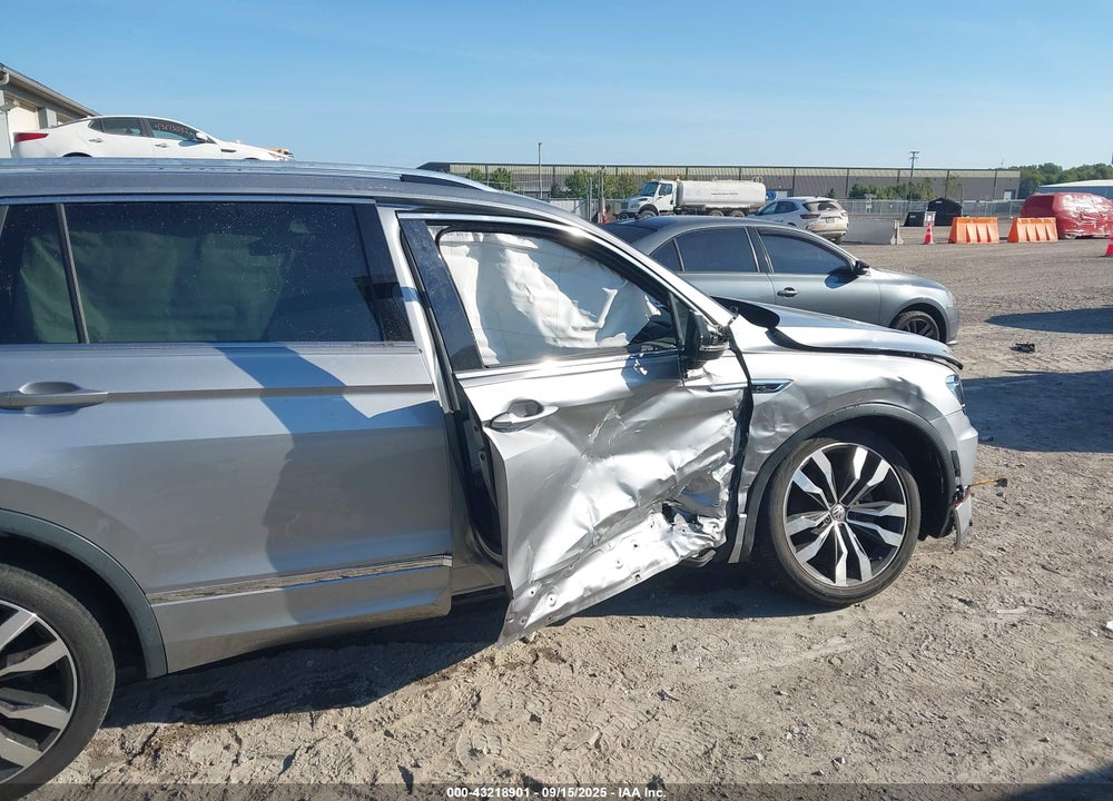 2019 VOLKSWAGEN TIGUAN 2.0T SEL PREMIUM/2.0T SEL PREMIUM R-LINE VIN: 3VV4B7AX6KM102565