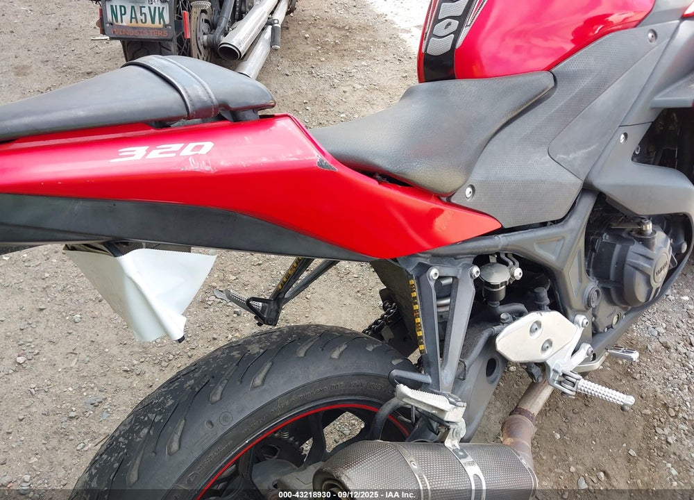 2015 YAMAHA YZFR3 VIN: MH3RH06Y6FK008468