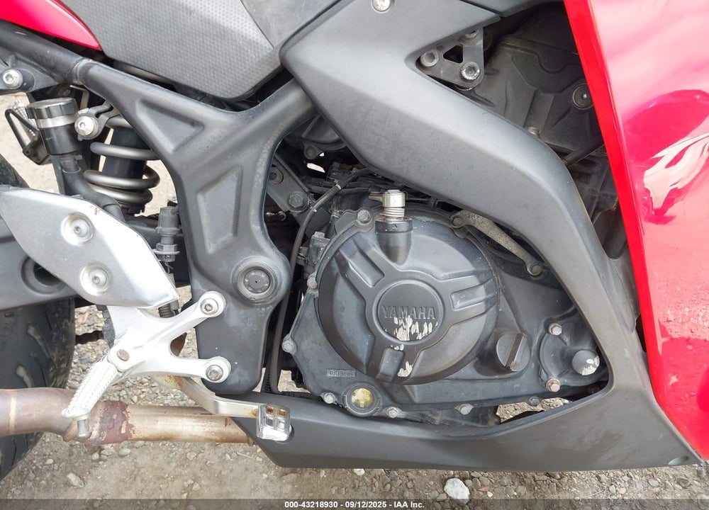 2015 YAMAHA YZFR3 VIN: MH3RH06Y6FK008468
