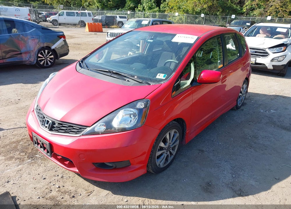 2013 HONDA FIT VIN: JHMGE8H55DC000691