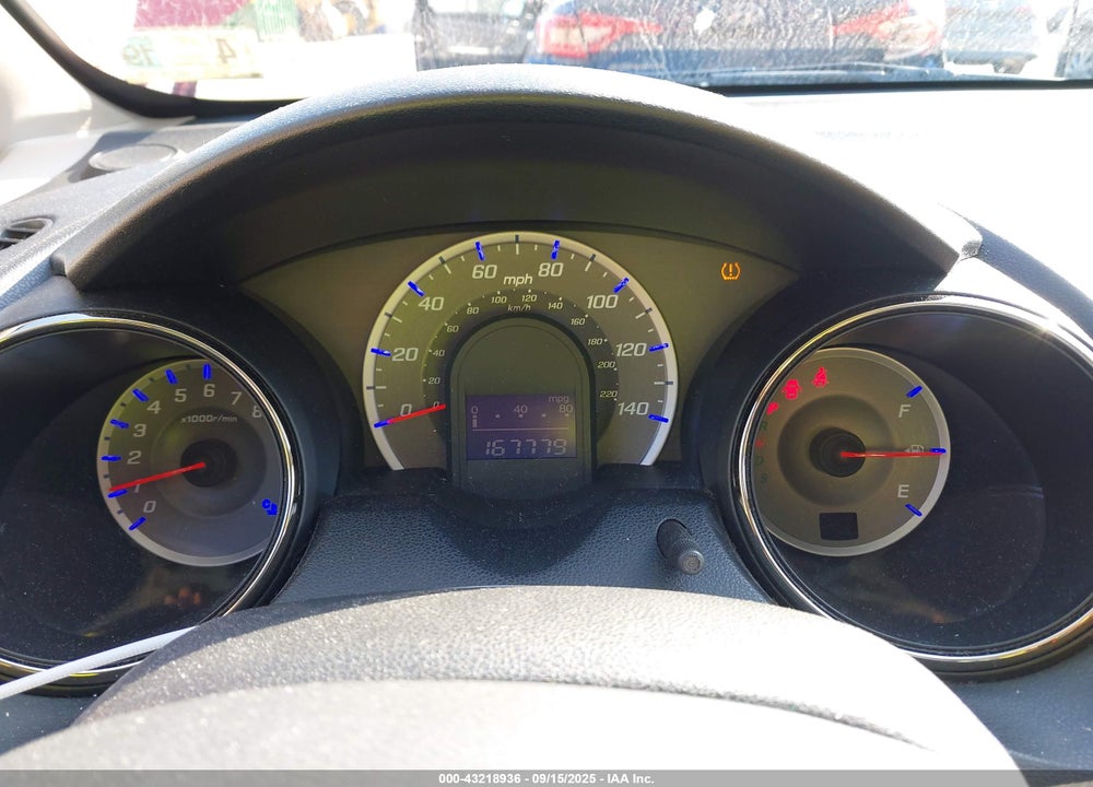 2013 HONDA FIT VIN: JHMGE8H55DC000691