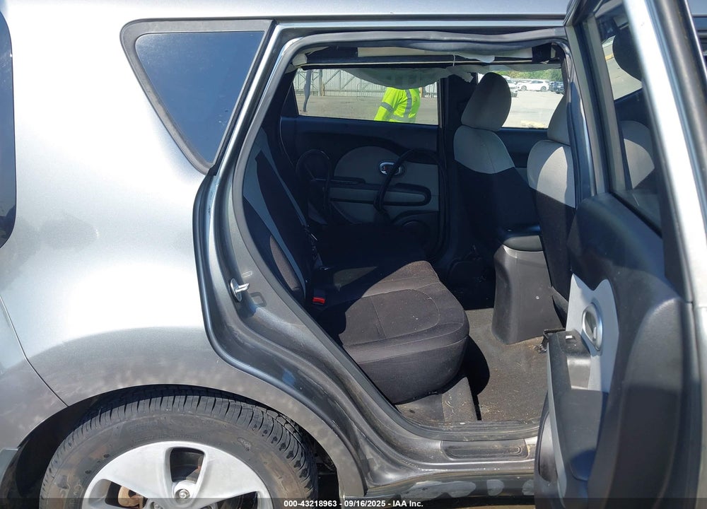 2015 KIA SOUL VIN: KNDJN2A24F7151148