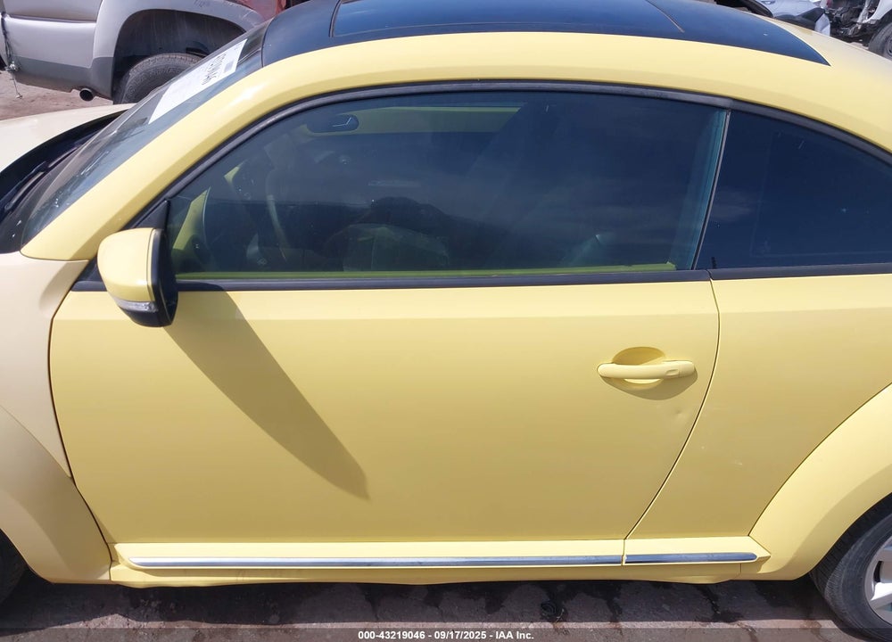 2012 VOLKSWAGEN BEETLE VIN: 3VWJX7AT5CM652516