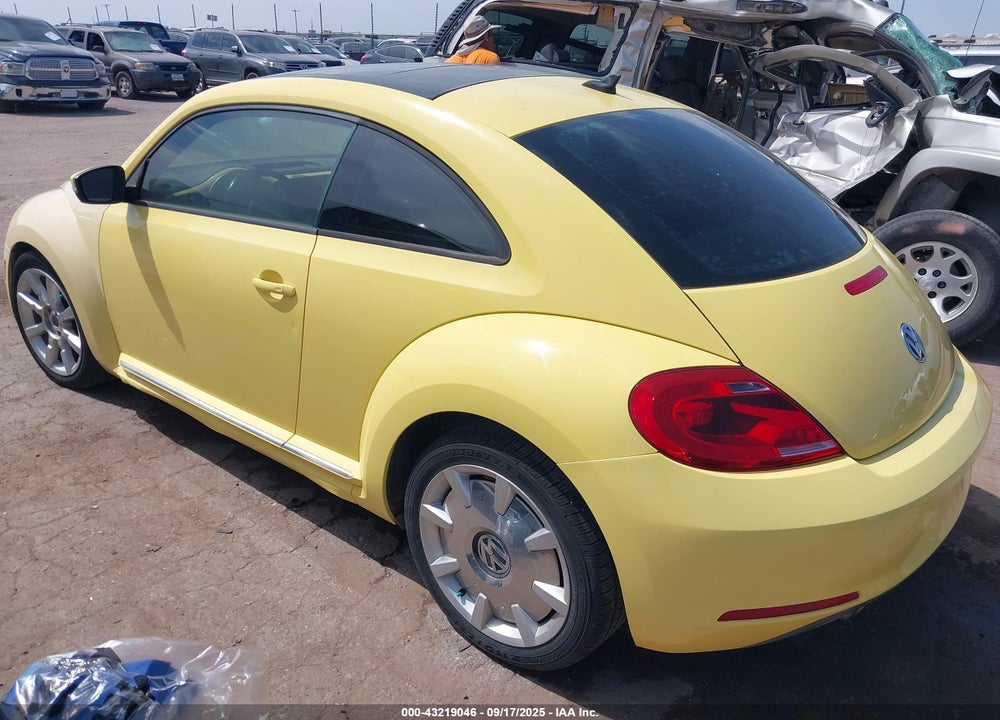 2012 VOLKSWAGEN BEETLE VIN: 3VWJX7AT5CM652516