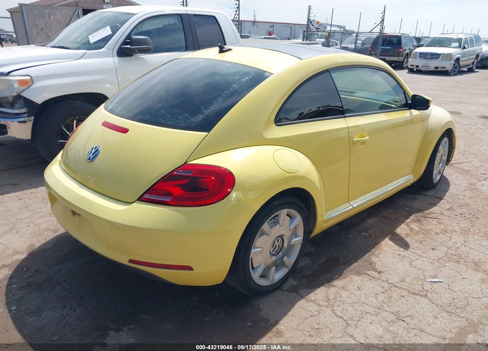 2012 VOLKSWAGEN BEETLE VIN: 3VWJX7AT5CM652516