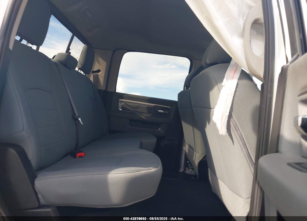 2019 RAM 1500 VIN: 1C6RR6TT8KS693582