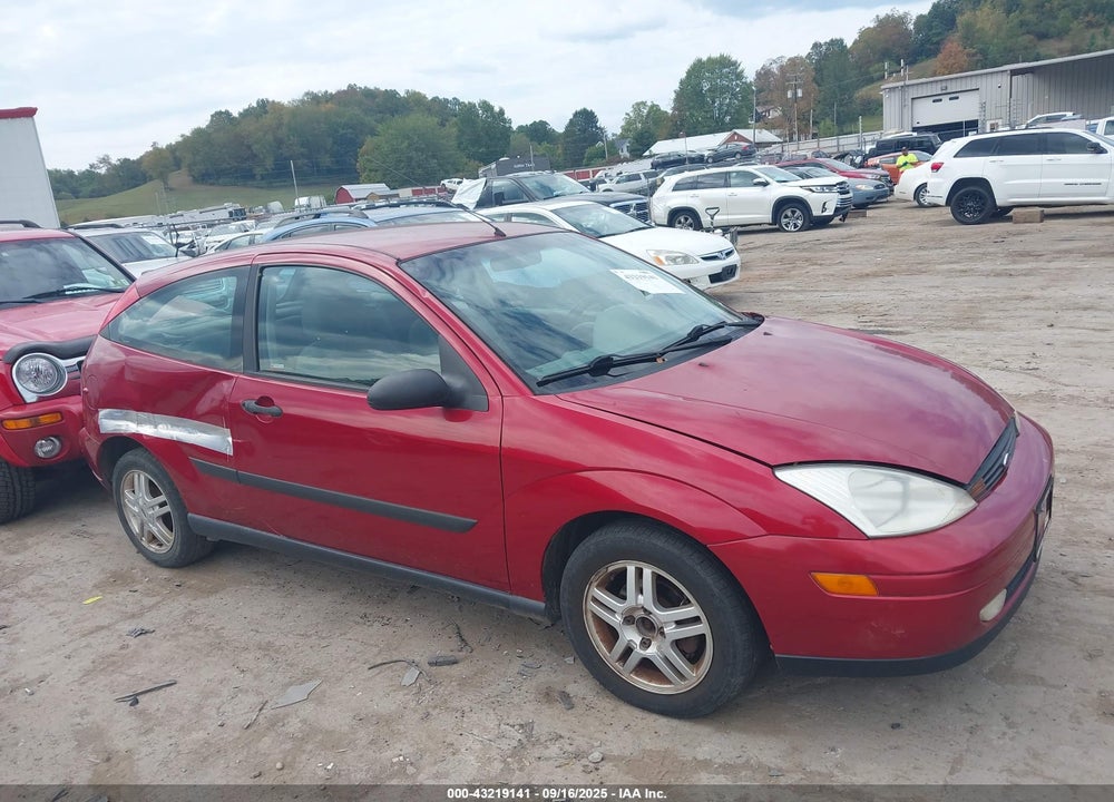 2000 FORD FOCUS ZX3 VIN: 3FAHP3137YR198361