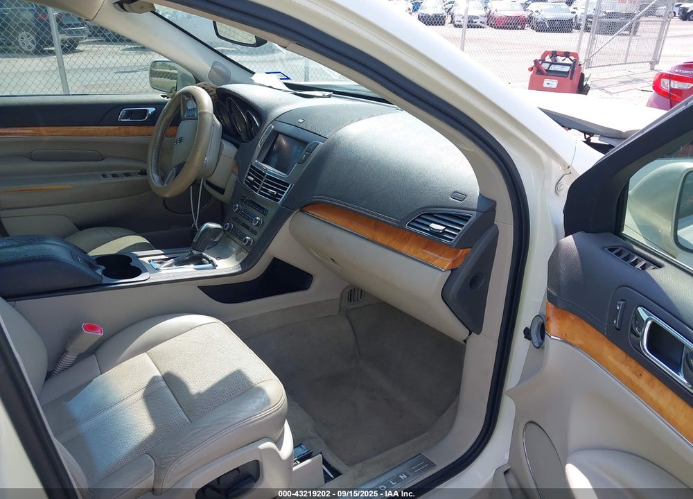 2012 LINCOLN MKT VIN: 2LMHJ5AT9CBL54348