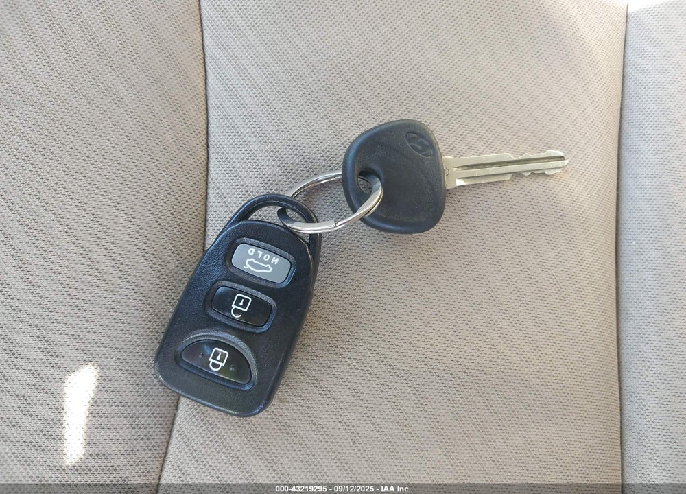2011 HYUNDAI ELANTRA VIN: 5NPDH4AE0BH003577