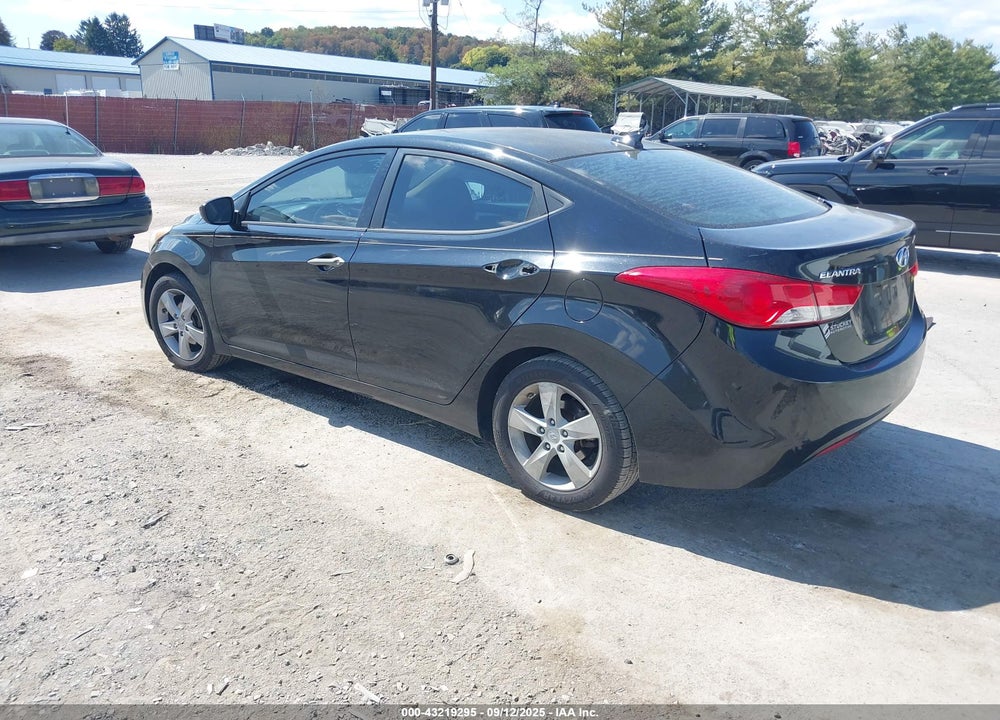 2011 HYUNDAI ELANTRA VIN: 5NPDH4AE0BH003577