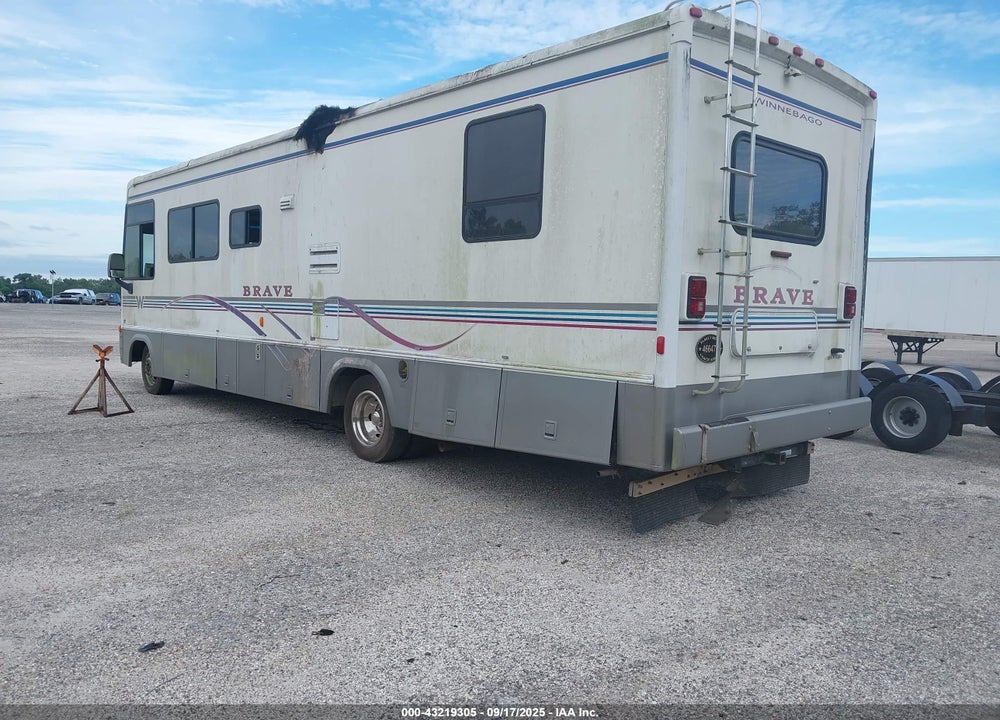 2000 WINNEBAGO BRAVE MOTORHOME VIN: 5B4LP37J4Y3318406