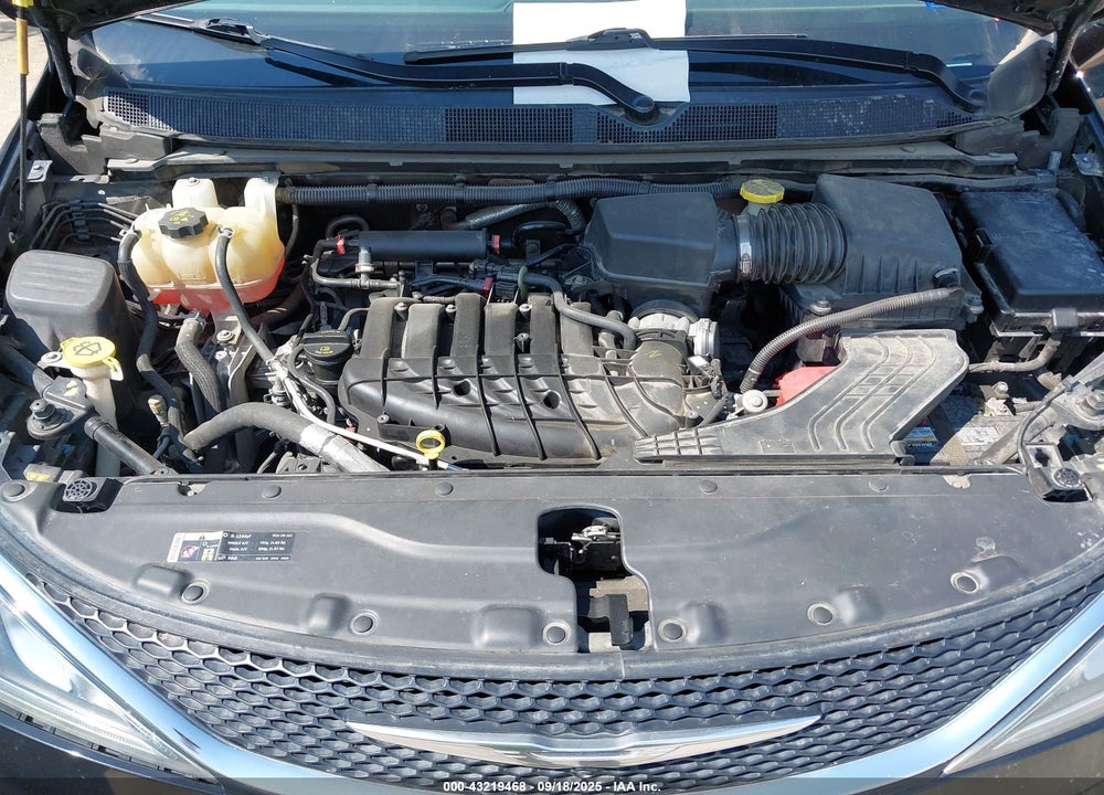 2017 CHRYSLER PACIFICA LIMITED VIN: 2C4RC1GG0HR602860