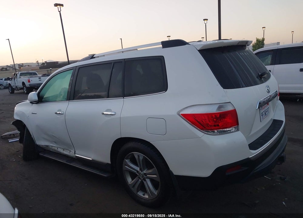 2011 TOYOTA HIGHLANDER LIMITED V6 VIN: 5TDDK3EHXBS077020