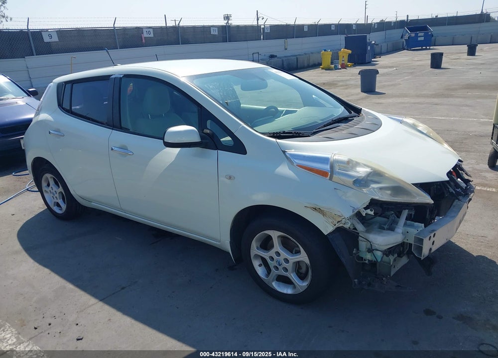 2011 NISSAN LEAF SL VIN: JN1AZ0CP6BT001158