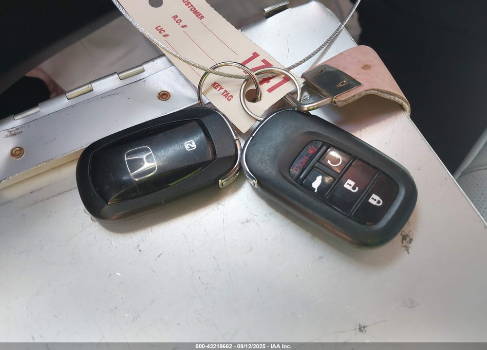 2023 HONDA PILOT VIN: 5FNYG1H83PB007714