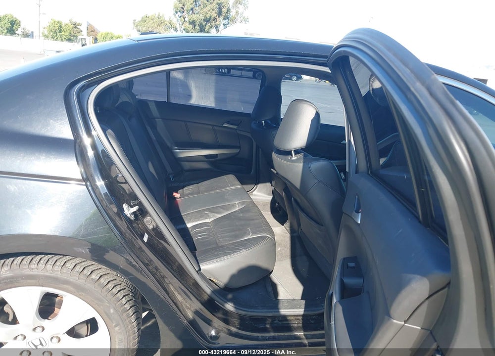 2009 HONDA ACCORD 2.4 EX-L VIN: 1HGCP26889A014447