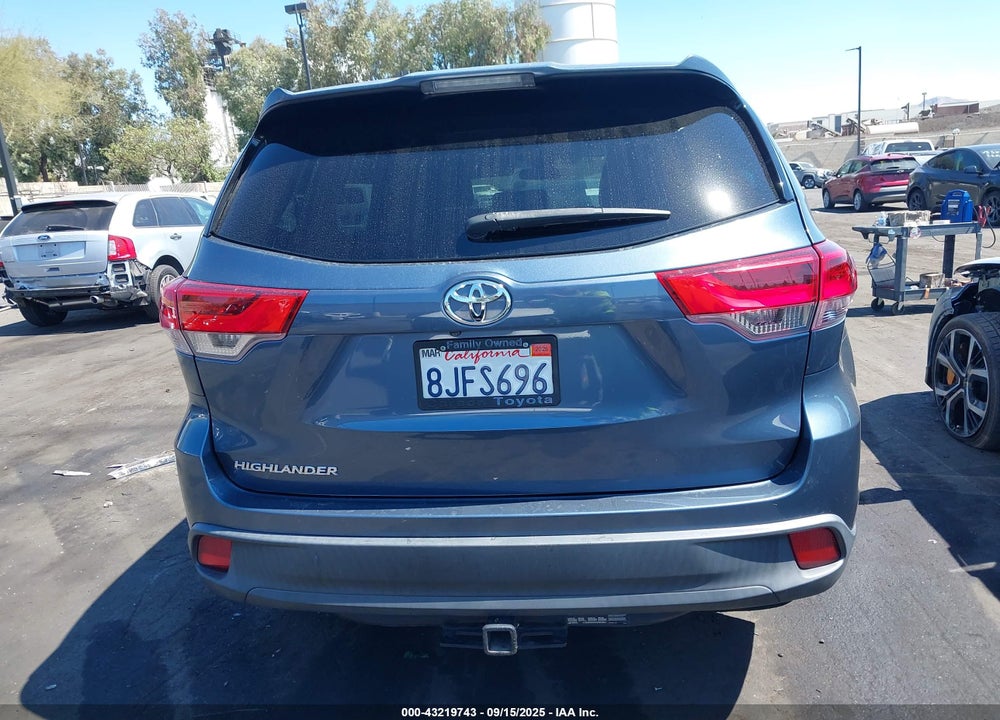2019 TOYOTA HIGHLANDER LE VIN: 5TDZZRFH7KS315991