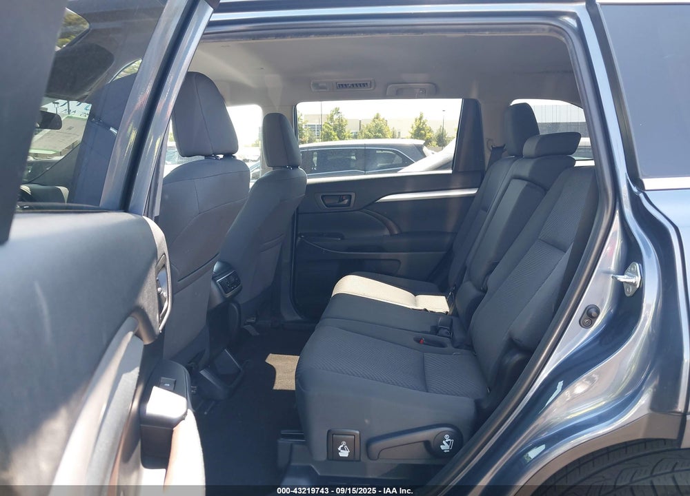 2019 TOYOTA HIGHLANDER LE VIN: 5TDZZRFH7KS315991