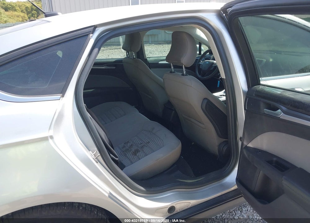 2016 FORD FUSION VIN: 3FA6P0G78GR256864
