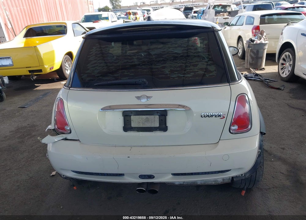 2006 MINI COOPER S VIN: WMWRE33586TJ37502