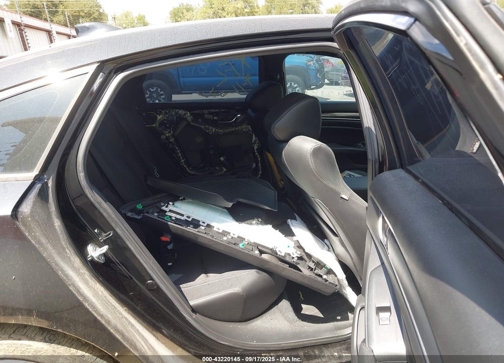 2022 HONDA ACCORD VIN: 1HGCV1F32NA012207