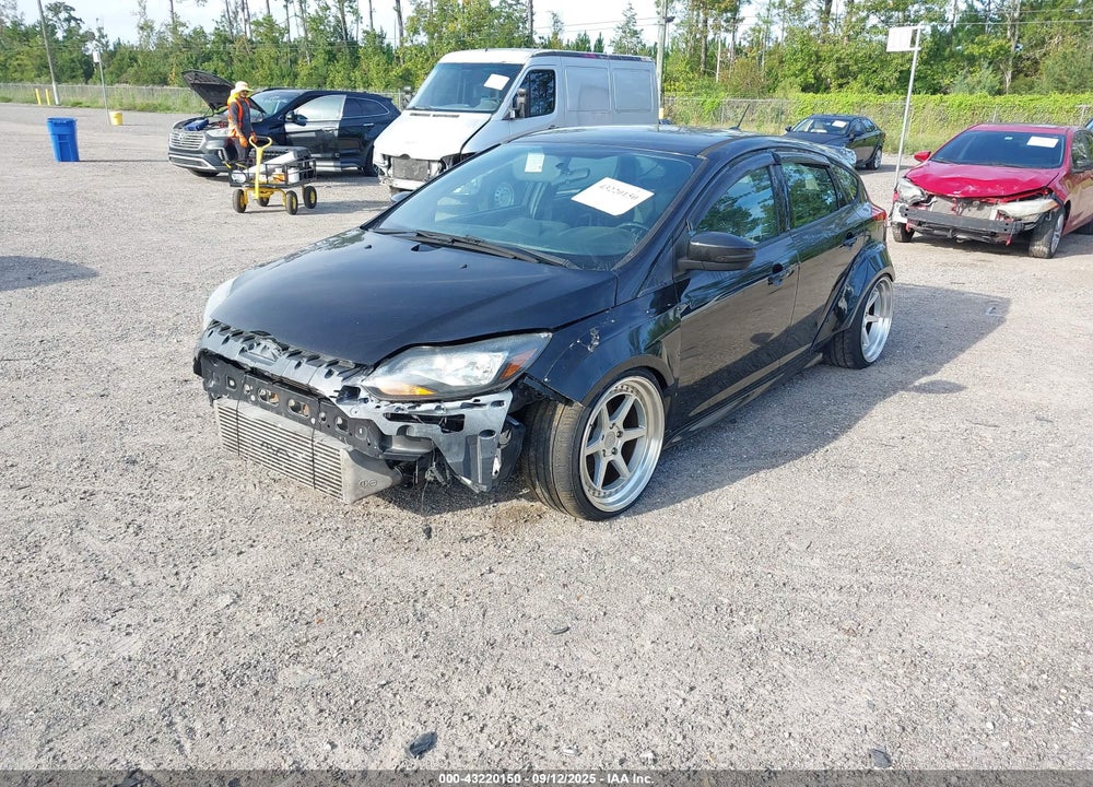2013 FORD FOCUS VIN: 1FADP3L90DL364602