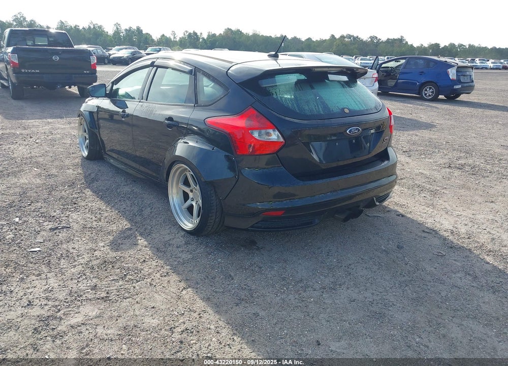 2013 FORD FOCUS VIN: 1FADP3L90DL364602