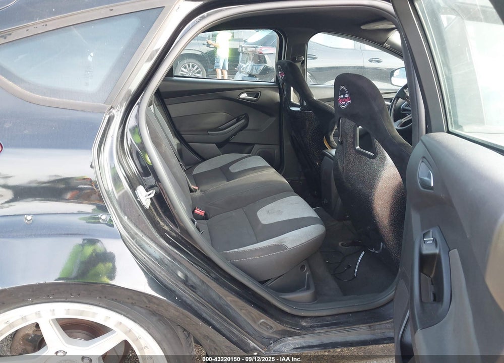 2013 FORD FOCUS VIN: 1FADP3L90DL364602