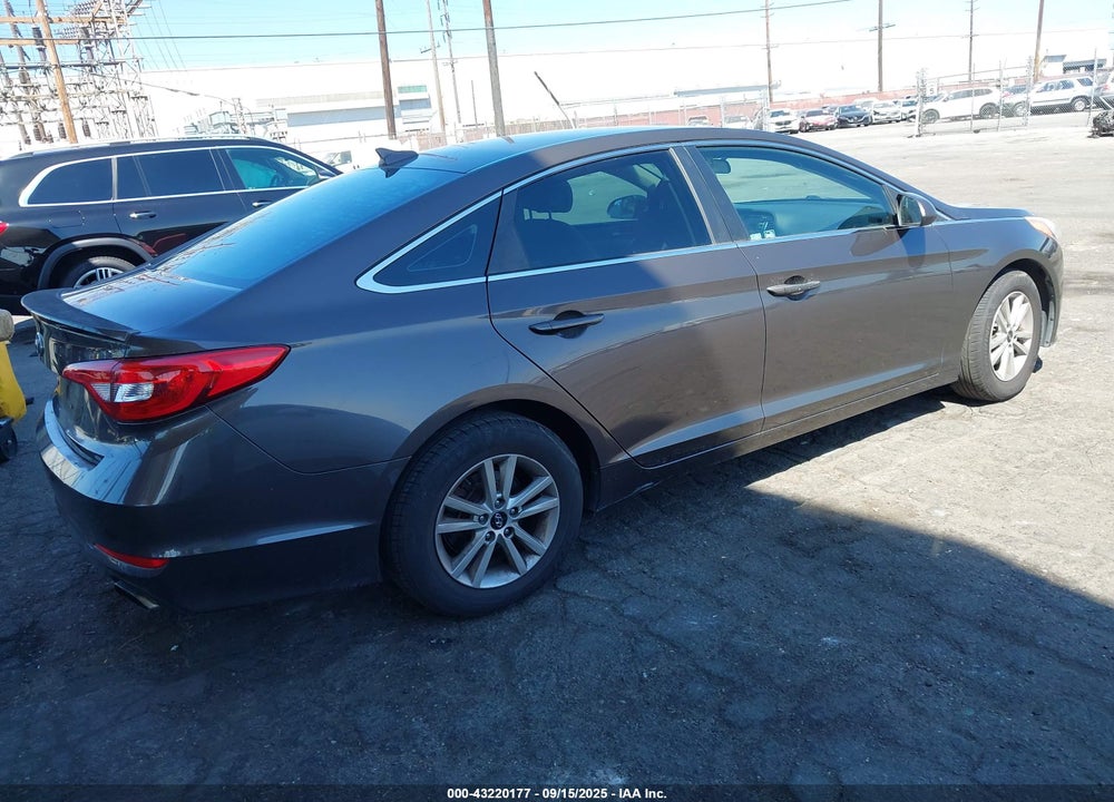 2015 HYUNDAI SONATA VIN: 5NPE24AF9FH137461