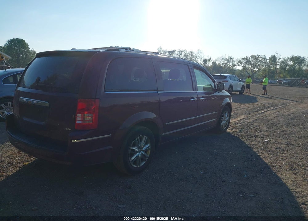 2008 CHRYSLER TOWN & COUNTRY VIN: 2A8HR64X68R661531