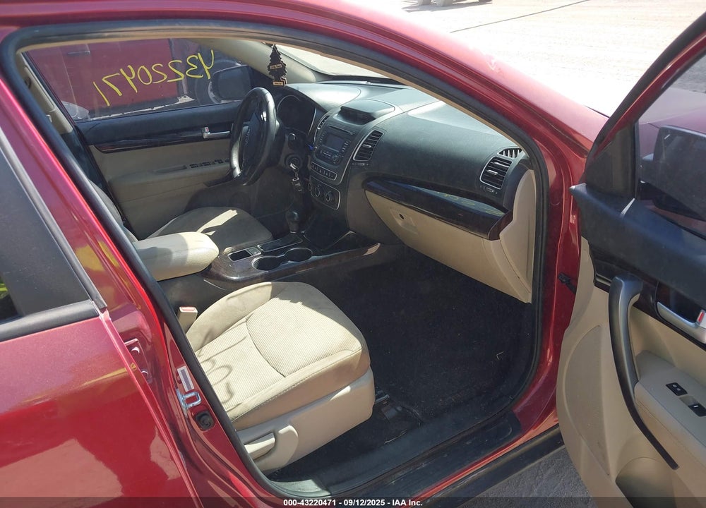 2015 KIA SORENTO LX VIN: 5XYKT3A60FG627224