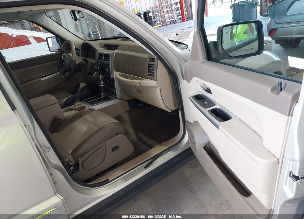 2008 JEEP LIBERTY VIN: 1J8GN58K48W187540