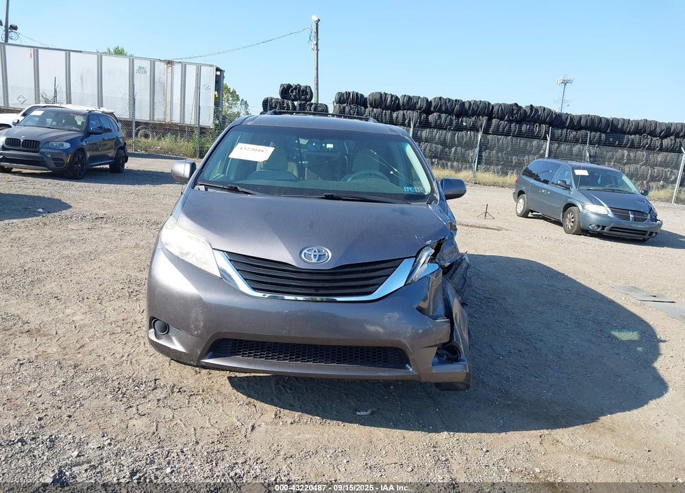 2011 TOYOTA SIENNA VIN: 5TDKK3DC6BS045758