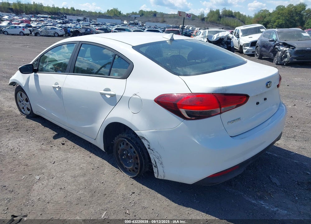 2018 KIA FORTE VIN: 3KPFK4A76JE236023