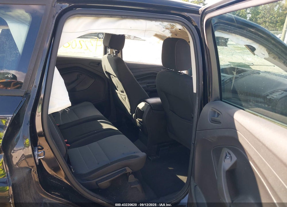 2017 FORD ESCAPE VIN: 1FMCU0F7XHUA18642