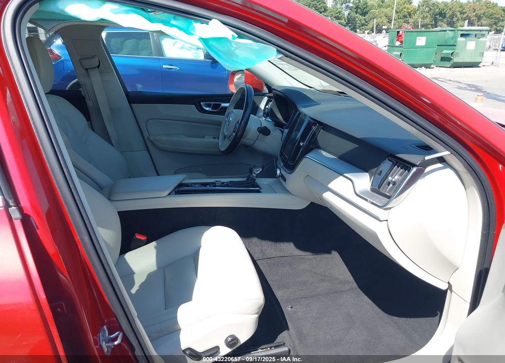 2021 VOLVO XC60 VIN: YV4102RK1M1738035