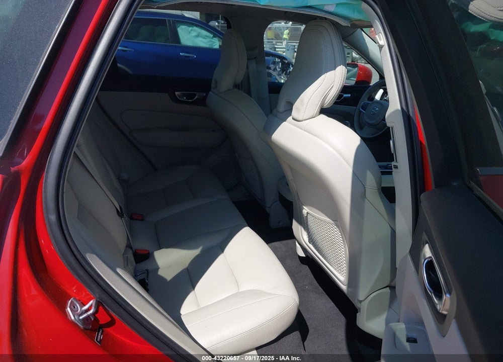 2021 VOLVO XC60 VIN: YV4102RK1M1738035