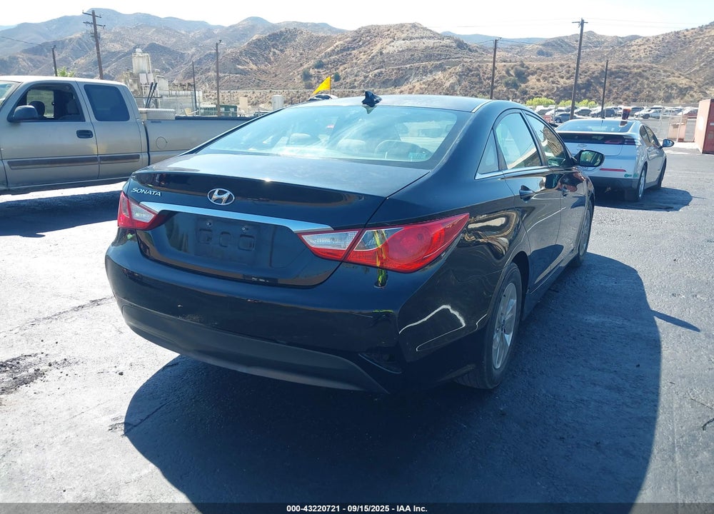 2014 HYUNDAI SONATA VIN: 5NPEB4AC2EH811499