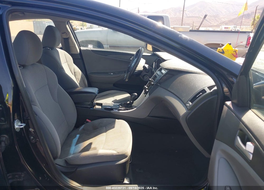 2014 HYUNDAI SONATA VIN: 5NPEB4AC2EH811499