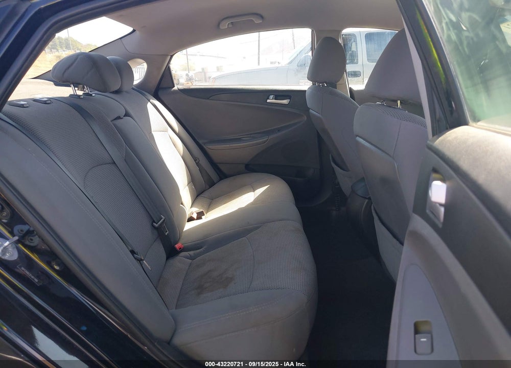 2014 HYUNDAI SONATA VIN: 5NPEB4AC2EH811499