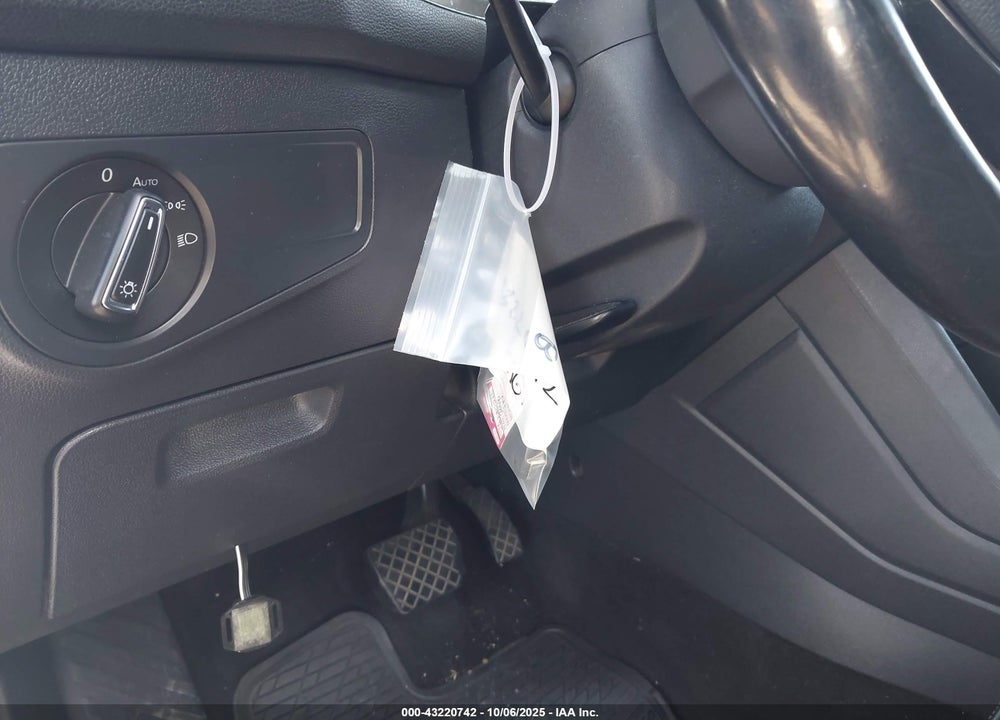 2018 VOLKSWAGEN TIGUAN 2.0T SE/2.0T SEL VIN: 3VV3B7AX5JM161861