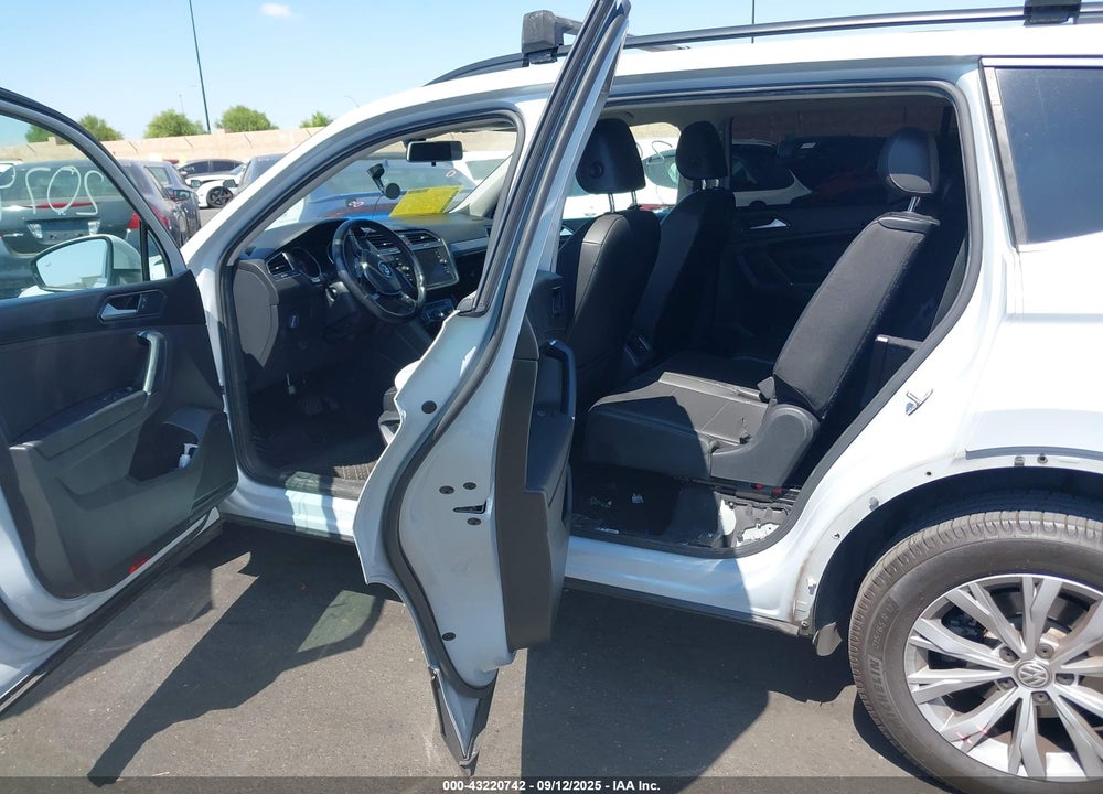 2018 VOLKSWAGEN TIGUAN 2.0T SE/2.0T SEL VIN: 3VV3B7AX5JM161861